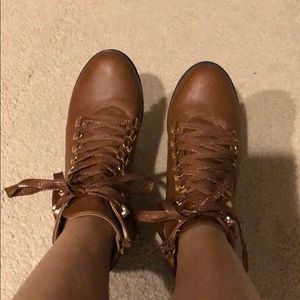 SOLD Short brown booties